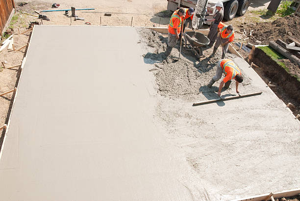 Best Driveways & Floors  in Smithville, MO